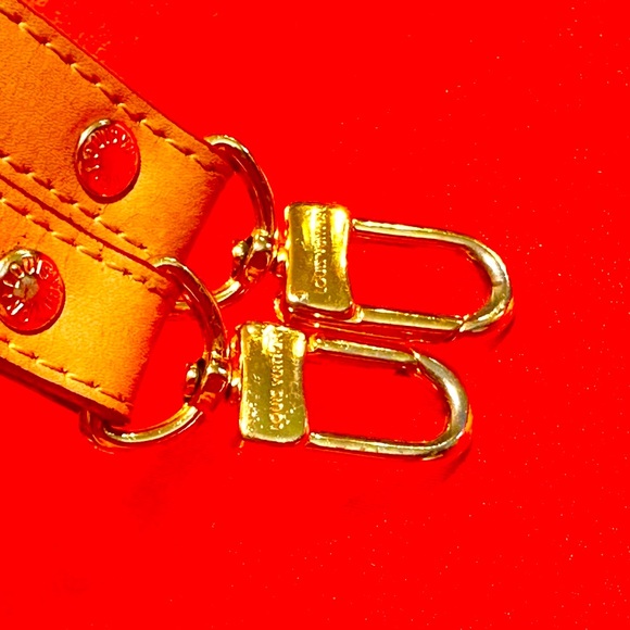 WOW POSHMARK Authentic Louis Vuitton Crossbody Strap = MAKE YOUR BAG A CROSSBODY - Picture 3 of 16